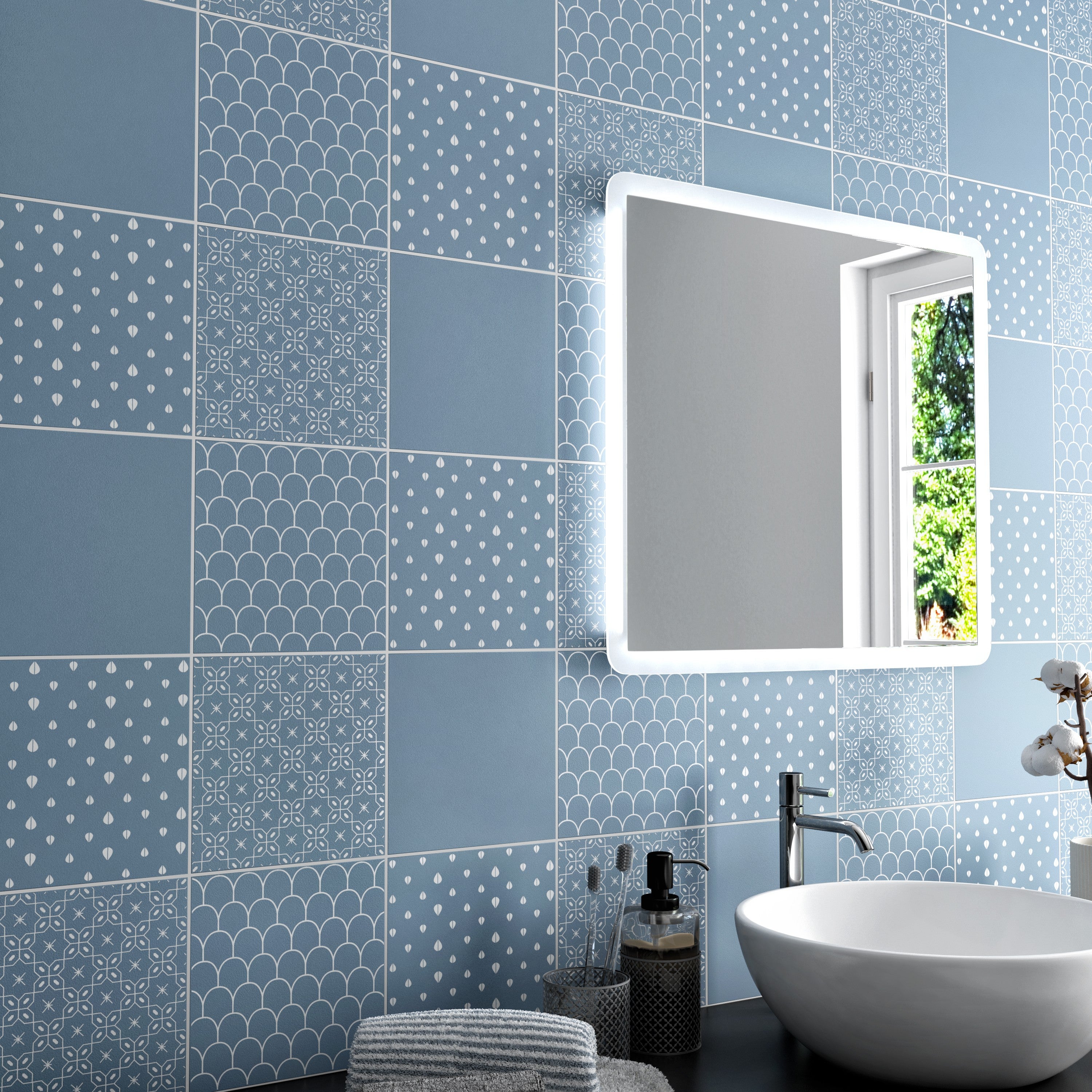 Un beau carrelage bleu aux jolis motifs géométriques | Leroy Merlin